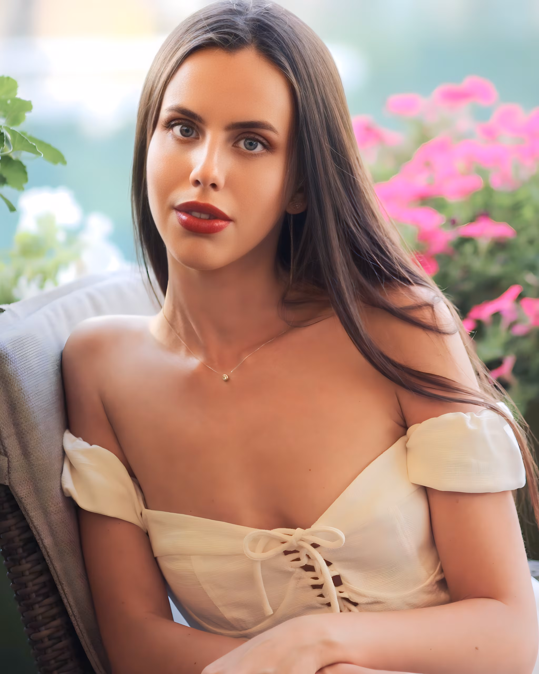 Lilia 30 Bucharest Romania I'm a bride who needs my hero husband