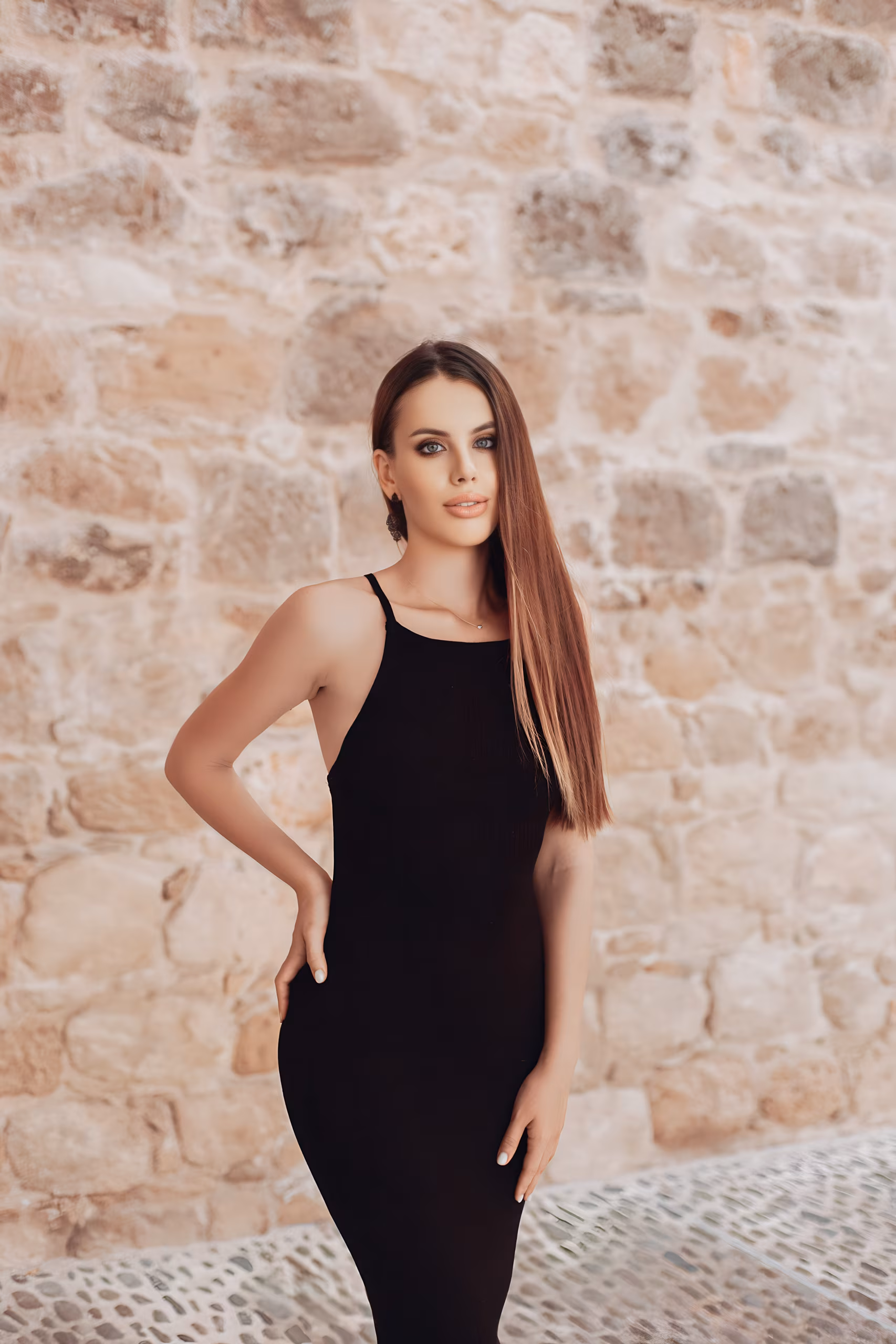 Lilia 30 Bucharest Romania I'm a bride who needs my hero husband
