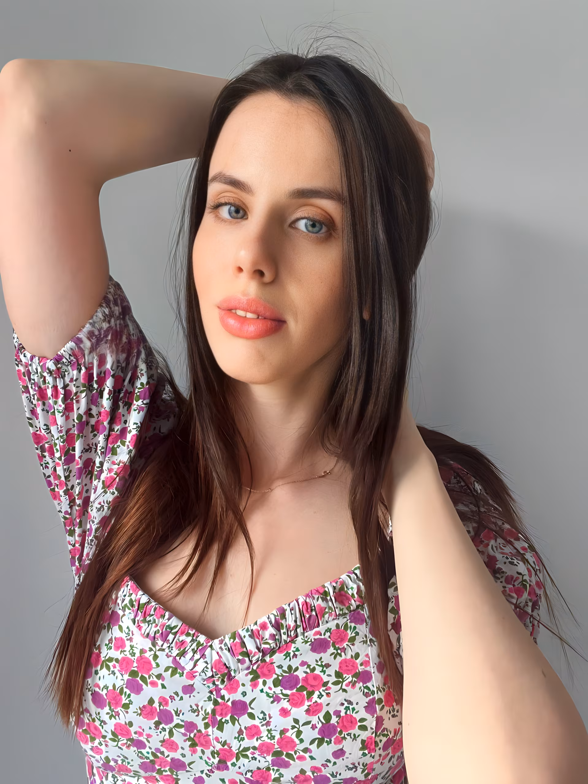 Lilia 30 Bucharest Romania I'm a bride who needs my hero husband