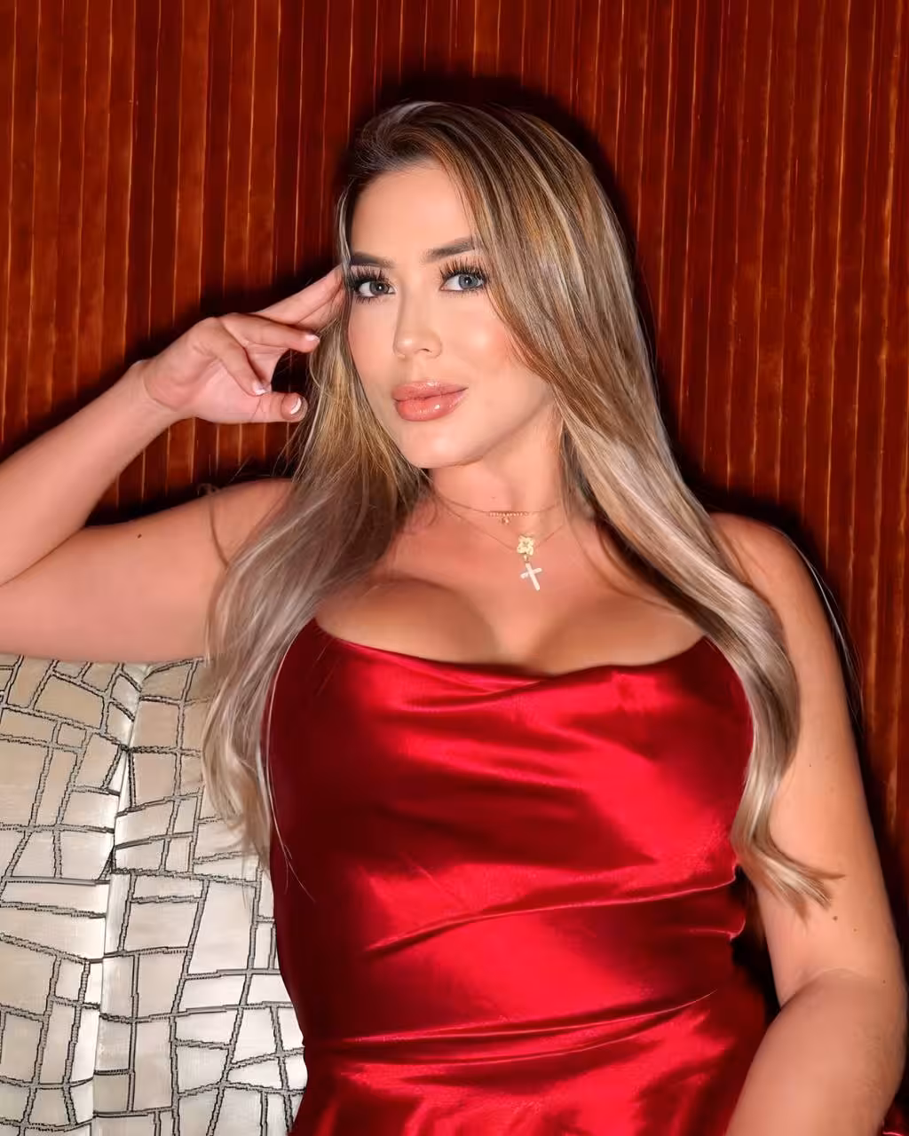 Diana 37 yo from Bogota Colombia I want to find my gentleman husband