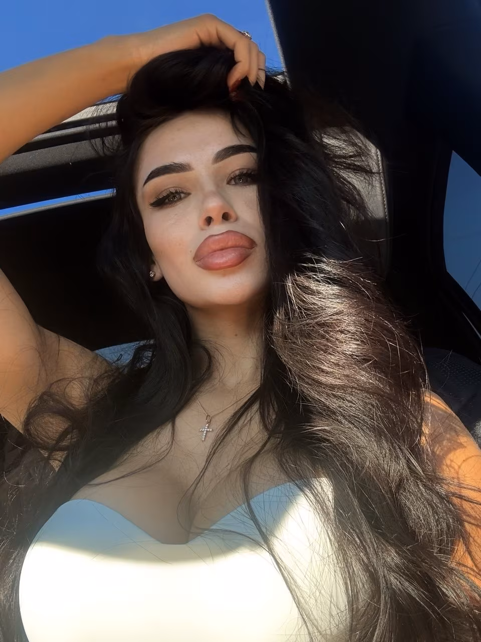 Daniela 24 Bucharest Romania I'm a bride who wants my perfect match