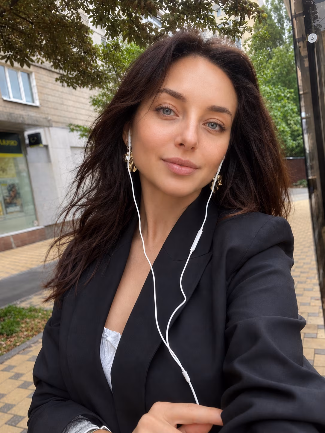 Anna 34 Kyiv  Ukraine I want to find my other half forever