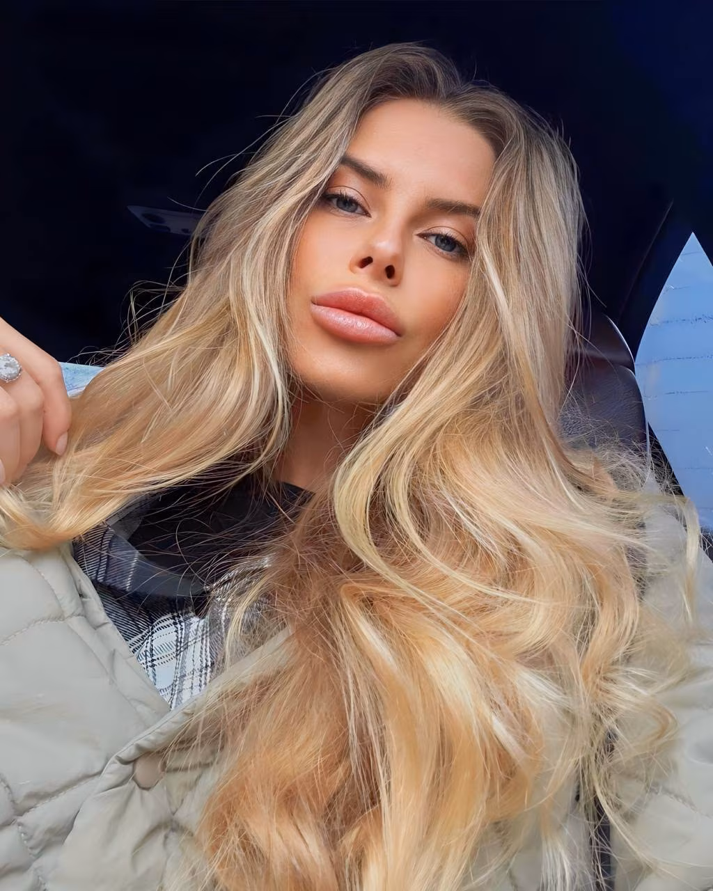 Anastasia 35 Kiev Ukraine I want to find my protector forever