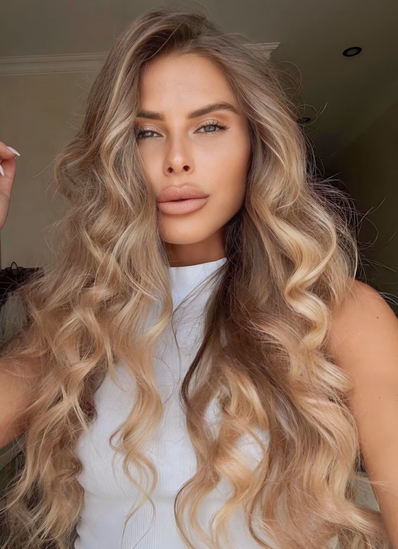 Anastasia 35 Kiev Ukraine I want to find my protector forever
