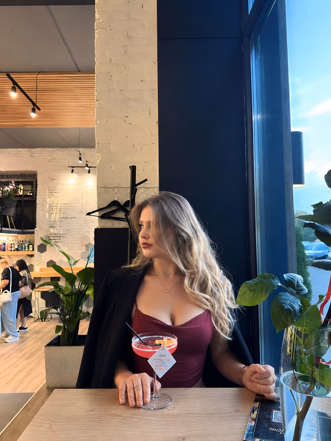 Anita 22 Okhtyrka Ukraine I want to find my soulmate husband
