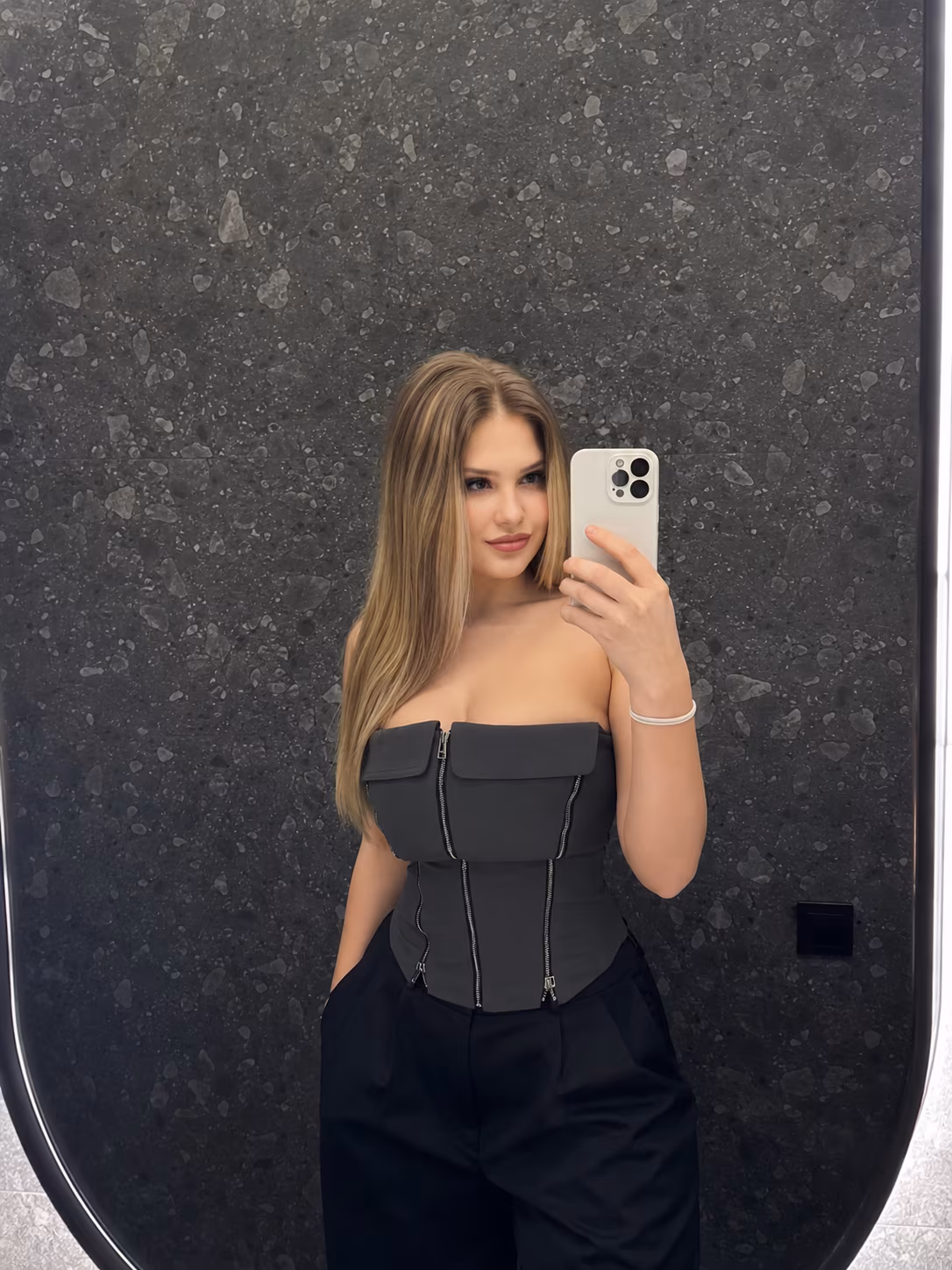 Anita 22 Okhtyrka Ukraine I want to find my soulmate husband