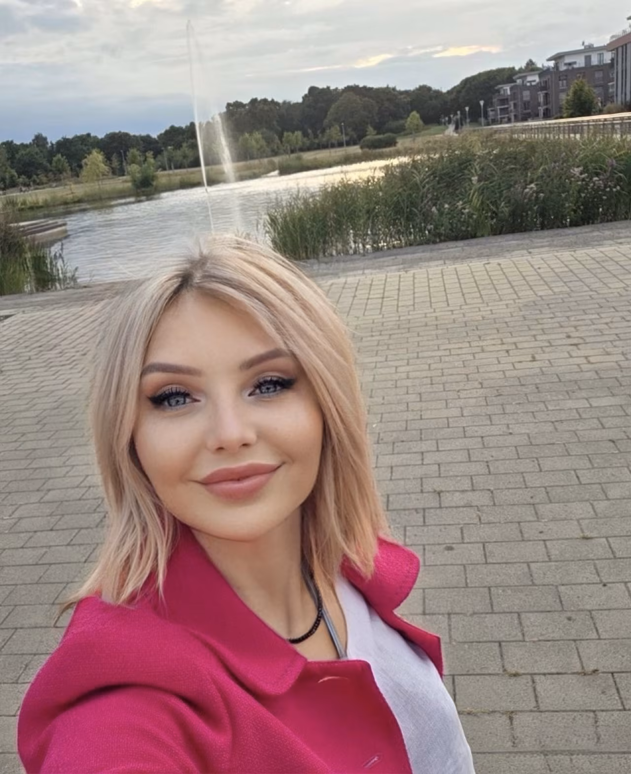 Olena 48 Dublin Ireland I want to meet my dream husband