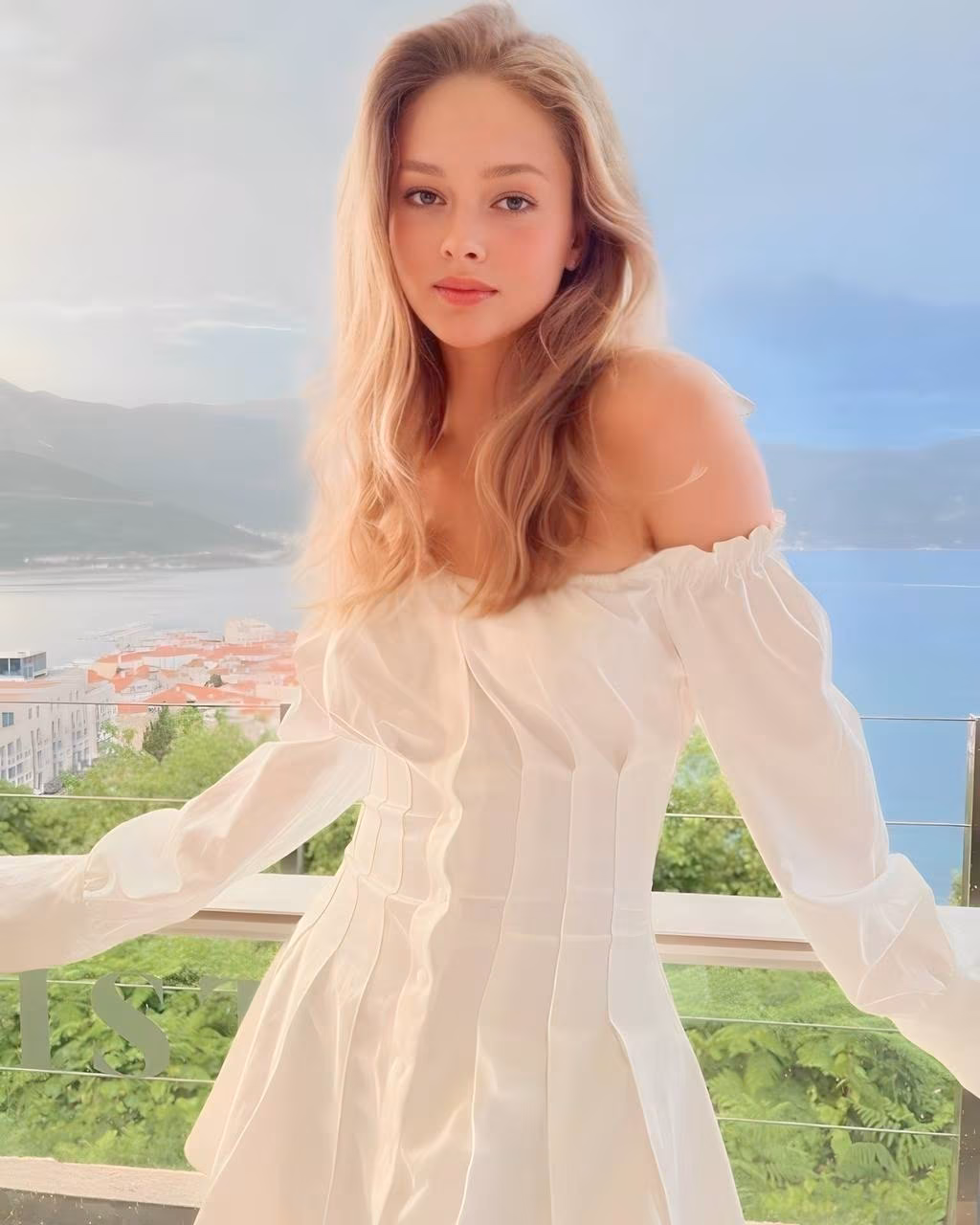 Oleksandra 22 LA USA I'm a bride who needs my protector