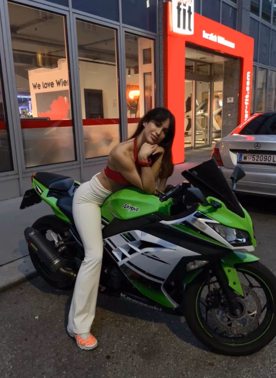 Andela 29 Vienna Austria I'm a bride who wants my one and only