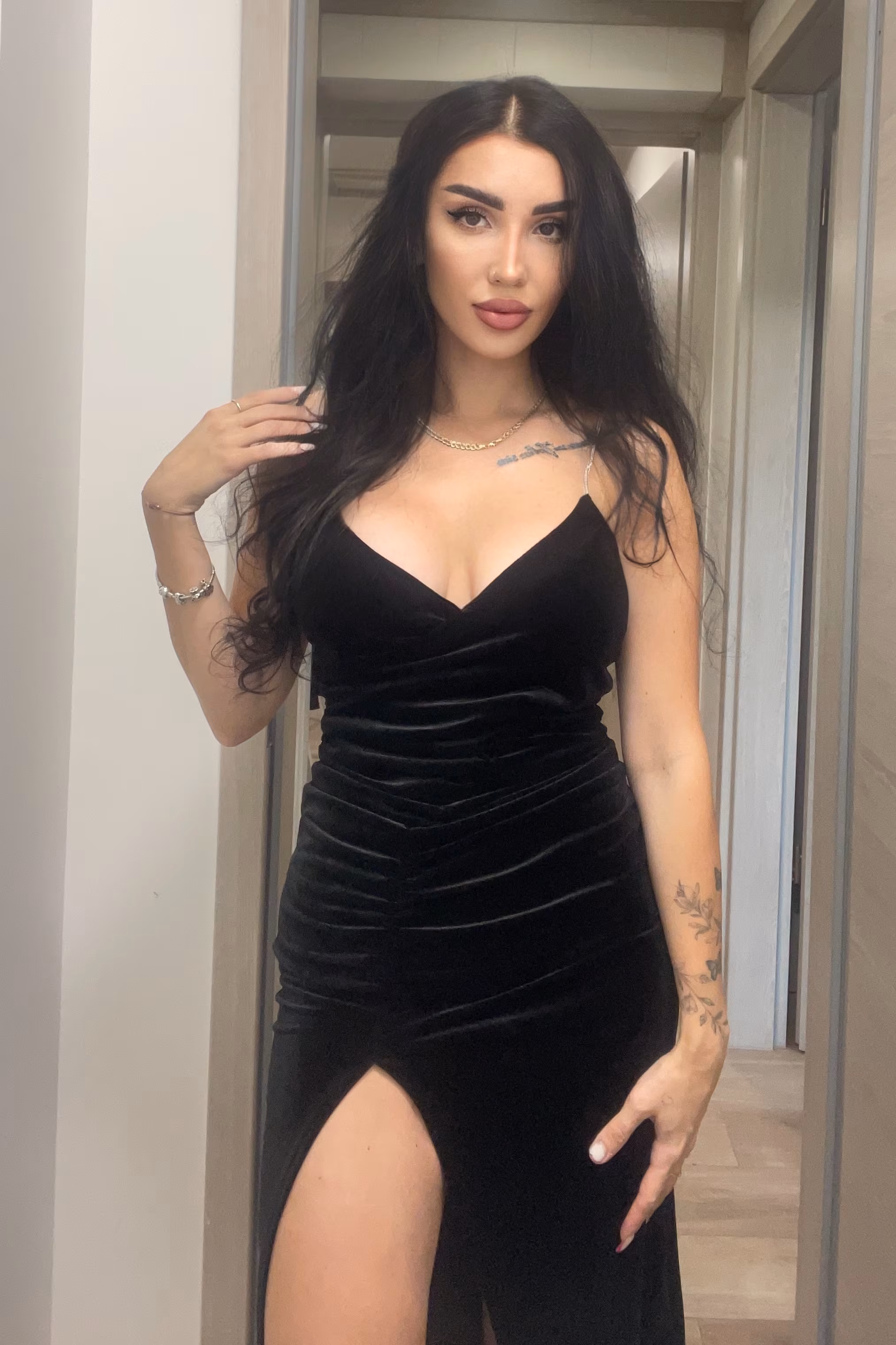 Alina 29 Budapest  Hungary I want to find my protector husband
